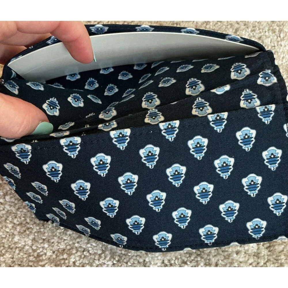 Vera Bradley Retired Nantucket Checkbook Wallet Navy NEW - Picture 4 of 4